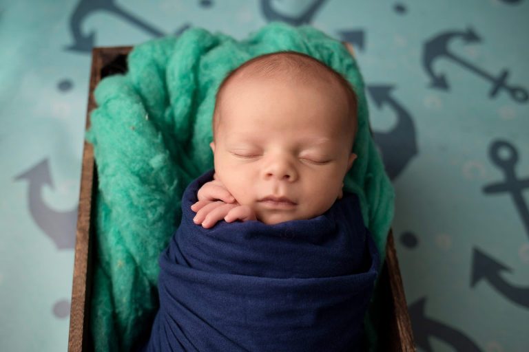 newborn photographer in cleveland