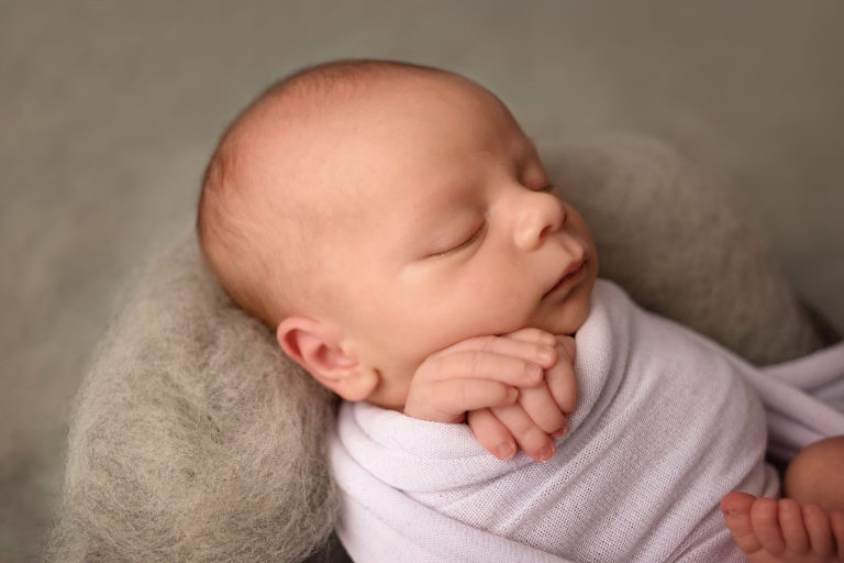 Avon Lake newborn photographer