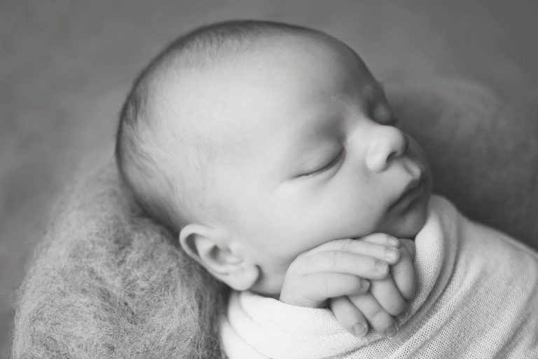 Olmsted Falls newborn photographer